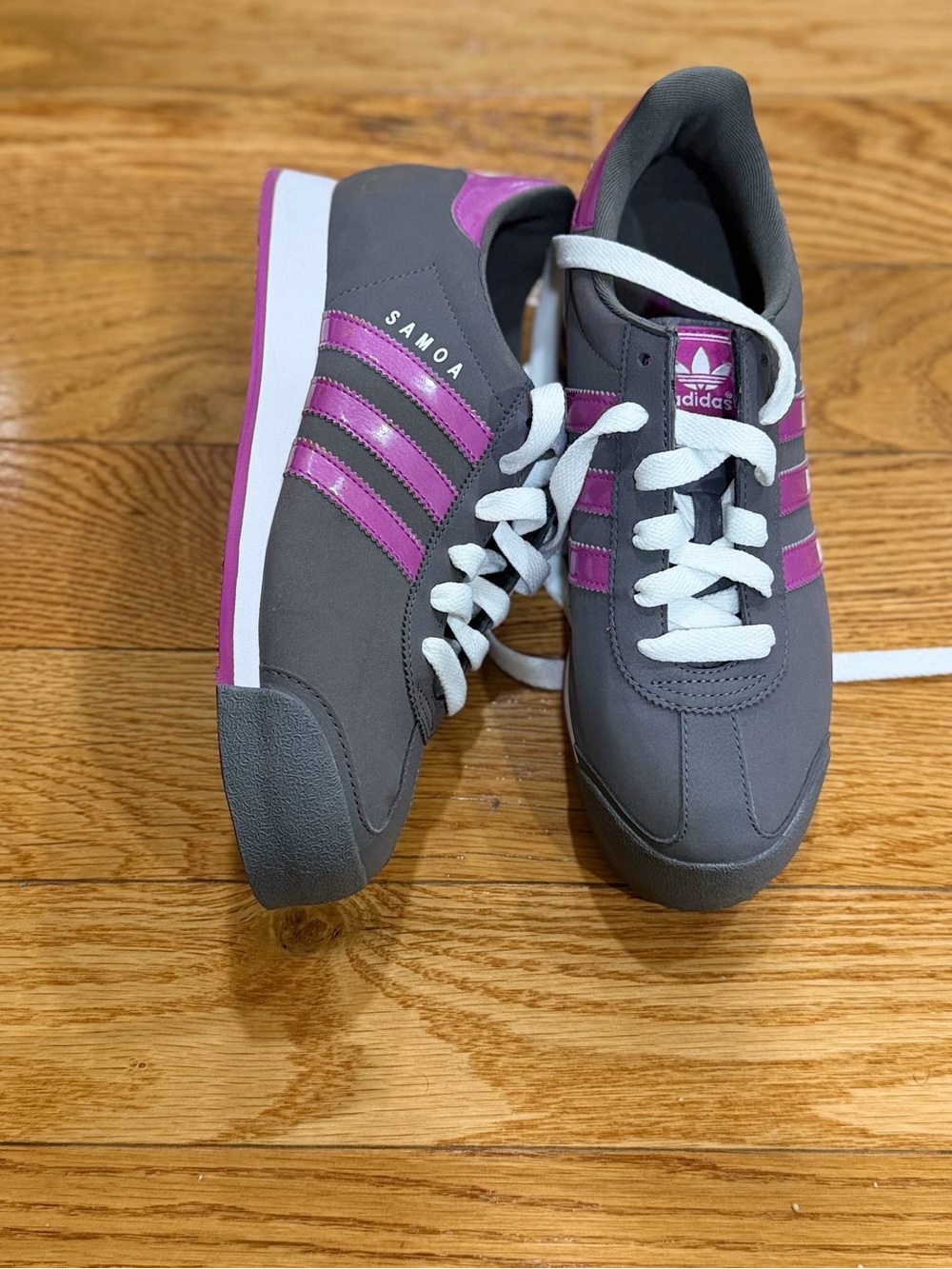 Women’s Size 8 Adidas Samoa Gray Purple White Low Top Lifestyle Sneakers Shoes